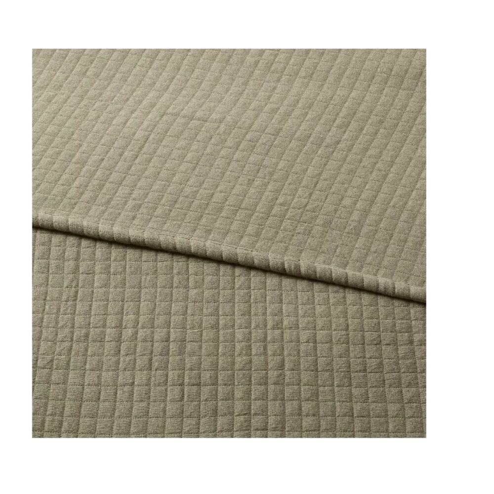 Jersey Quilt - Threshold full/queen, dark olive quilt NEW - Picture 3 of 6